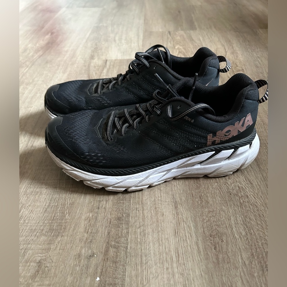 Hoka Clifton - women’s 7 US